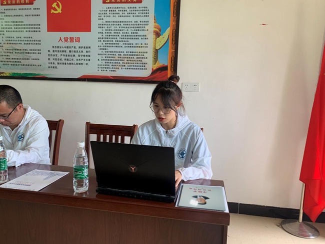 開展“《習(xí)近平談治國理政》第三卷與脫貧攻堅”專題宣講。福建船政交通職業(yè)學(xué)院供圖